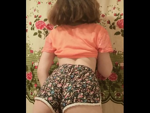 ❤️ Szexi fiatal csaj vetkőzteti le a rövidnadrágját a kamera előtt. Szuper pornó at hu.virtsextor.ru ❌