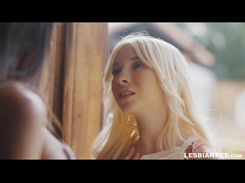 ❤️ A lány néhány hónap után hazajön, és végül a mostohaanyja punciját eszik. Szuper pornó at hu.virtsextor.ru ❌