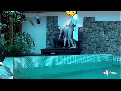 ❤️ A főnök meghívja a szobalányt a medencébe, de nem tud ellenállni egy forró Szuper pornó at hu.virtsextor.ru ❌