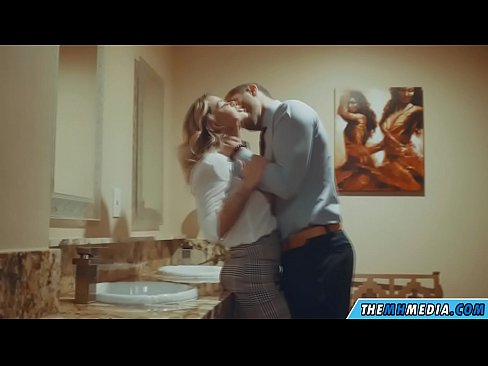 ❤️ Amikor egy bögyös szőke elcsábít egy nyilvános WC-ben Szuper pornó at hu.virtsextor.ru ❌